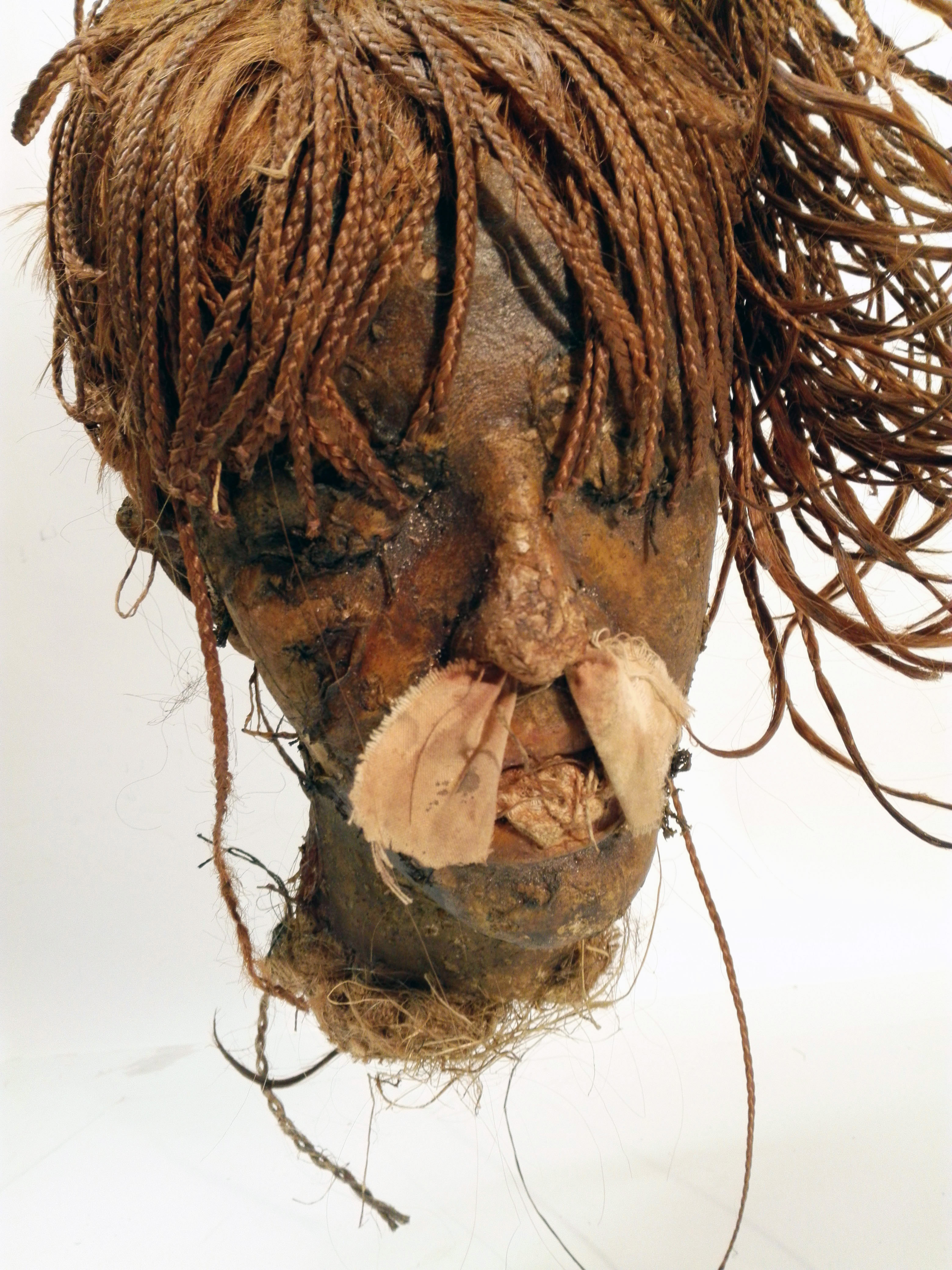 cabeza no1 mujer rastas momificada replica 30-43x17x22 1u